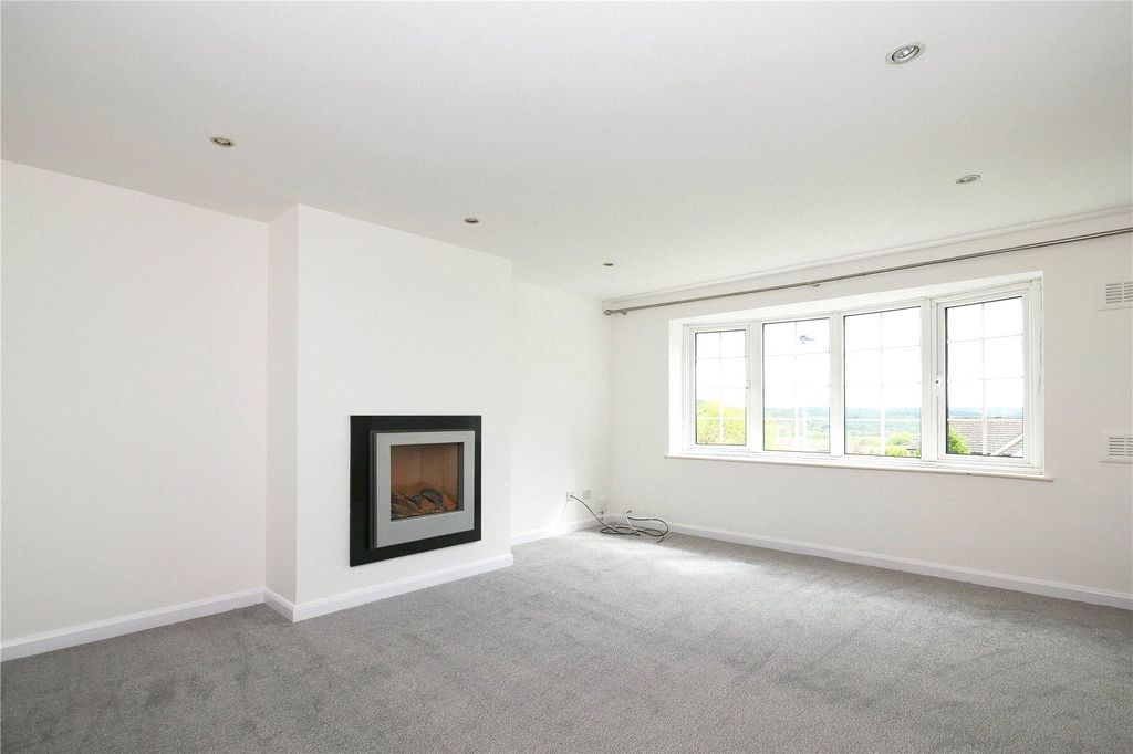 Property photo 2 of 15 Picture No. 13