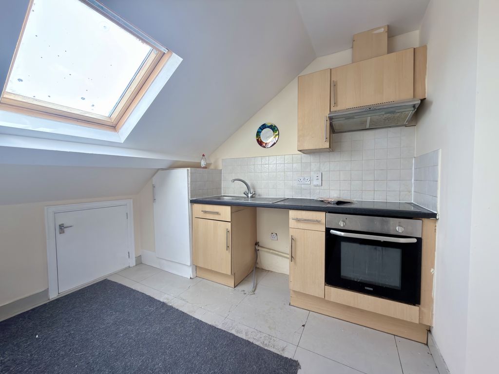 Property photo 1 of 5 1 Bed Studio To Rent Northborough Road, Norbury Sw16