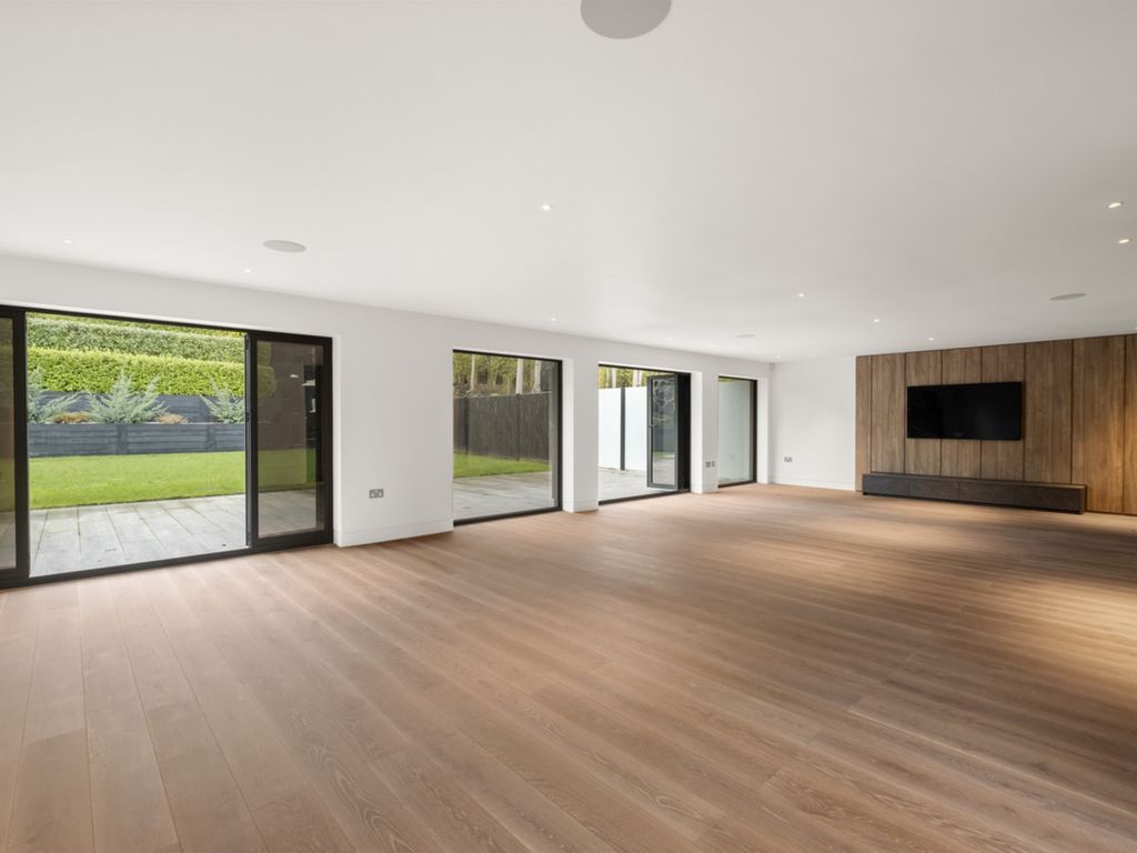 Property photo 3 of 27