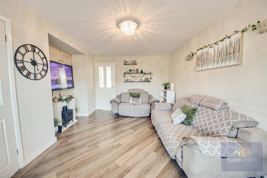 Property photo 3 of 27 4425583