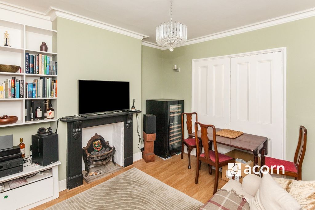 Property photo 2 of 10 F5547018-26A8-F01...