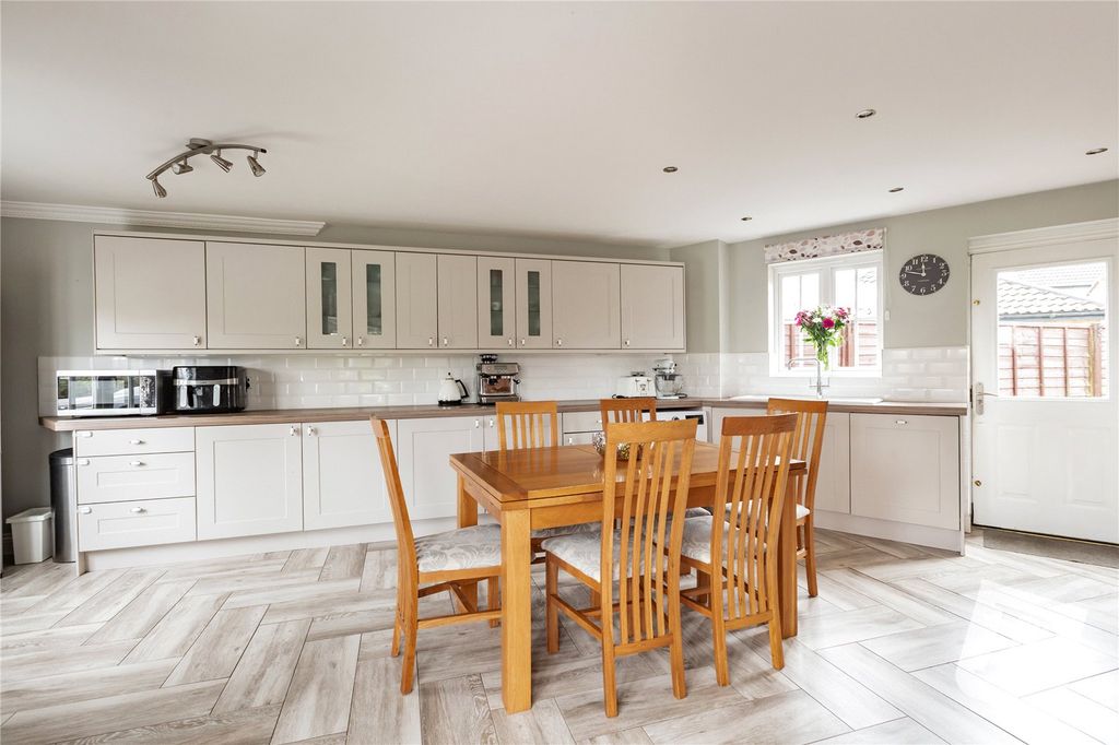 Property photo 2 of 18 Kitchen/Diner