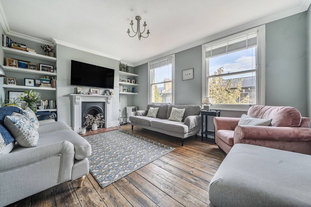 Property photo 2 of 16