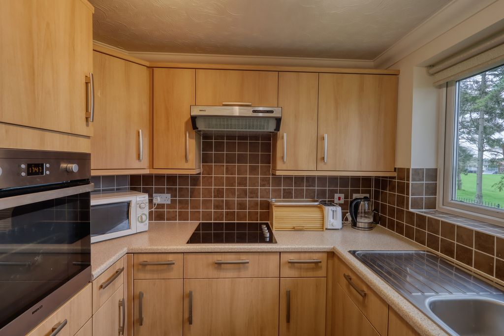 Property photo 3 of 12 Picture No. 05