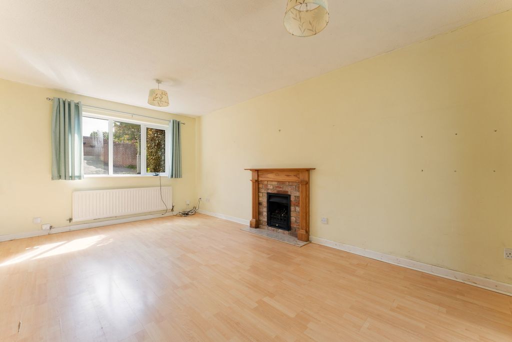 Property photo 3 of 19