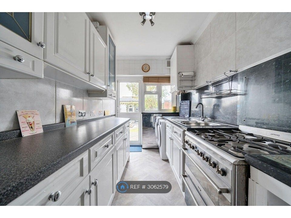 Property photo 3 of 24