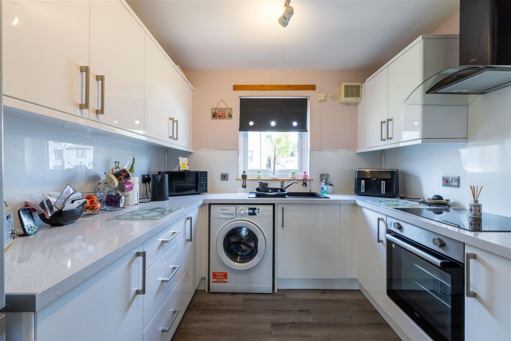 Property photo 3 of 17 S06.Jpg