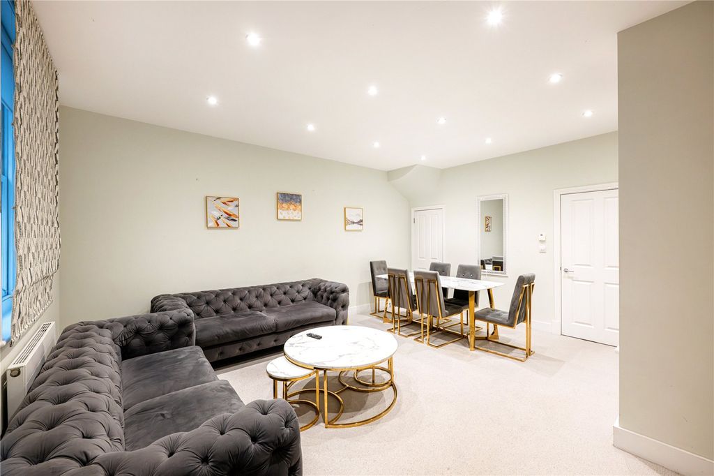 Property photo 2 of 15 Picture 2