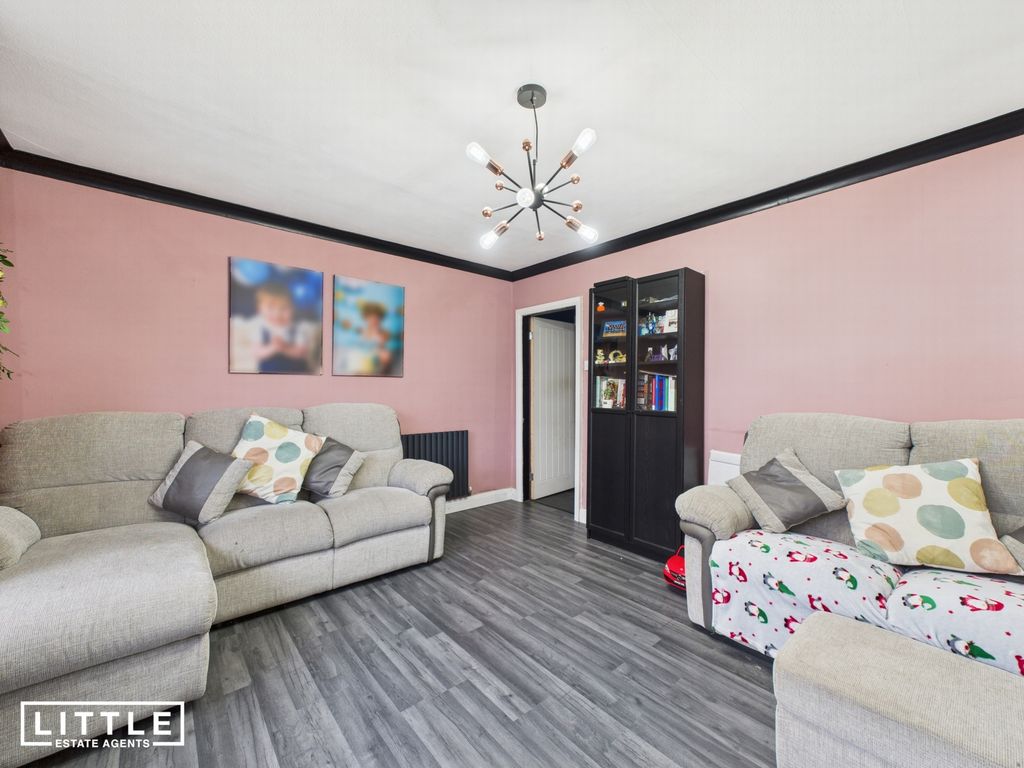 Property photo 3 of 16 Photo 2