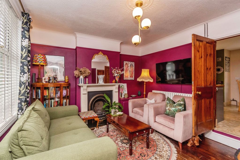 Property photo 3 of 25