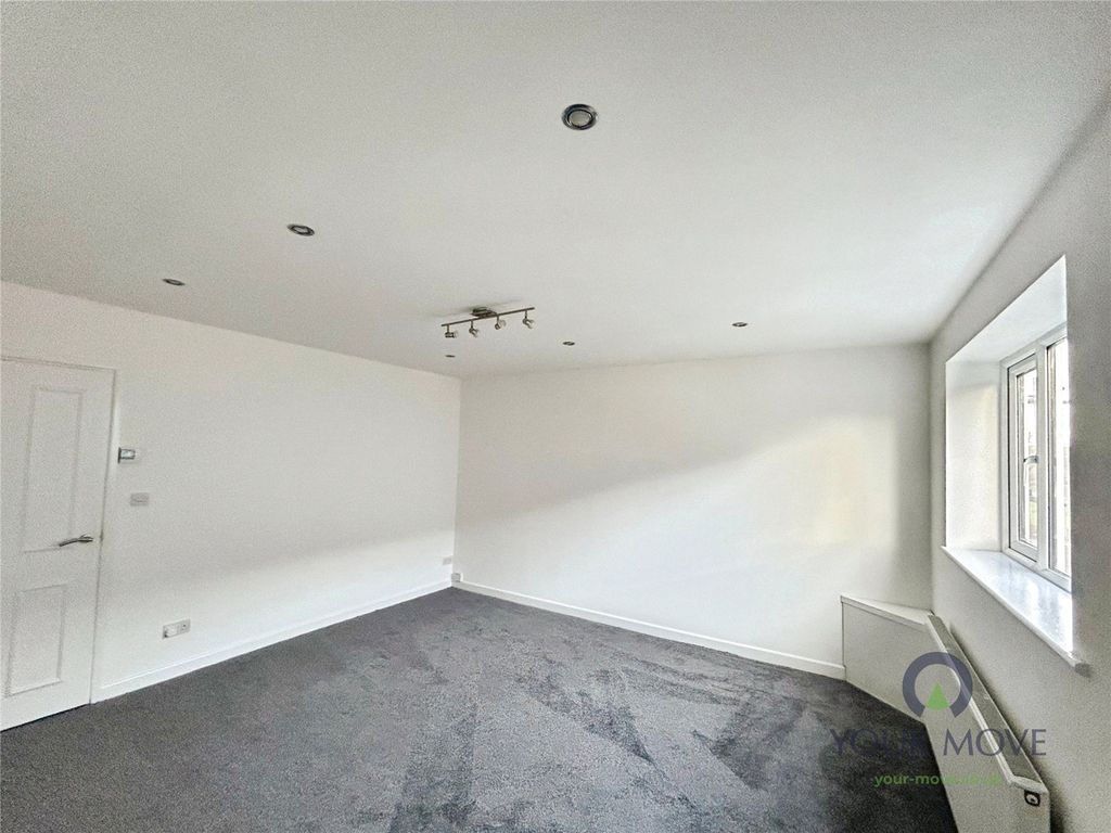 Property photo 2 of 16 Picture No. 21