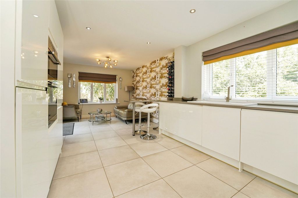 Property photo 3 of 15 Picture No. 63