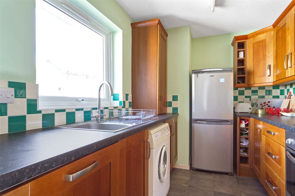 Property photo 3 of 6 Kitchen