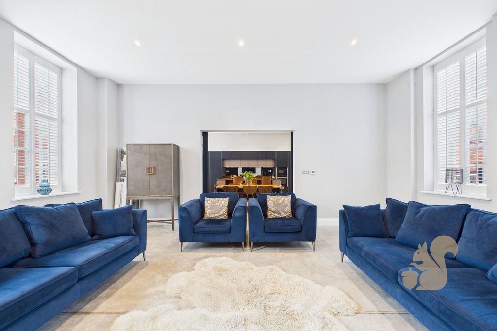 Property photo 2 of 32 Cam01659G0-Pr0696-Still012.Jpg