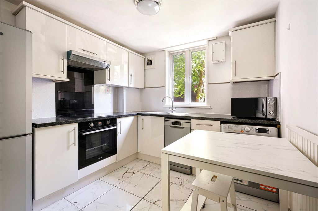 Property photo 3 of 6 Picture No. 06