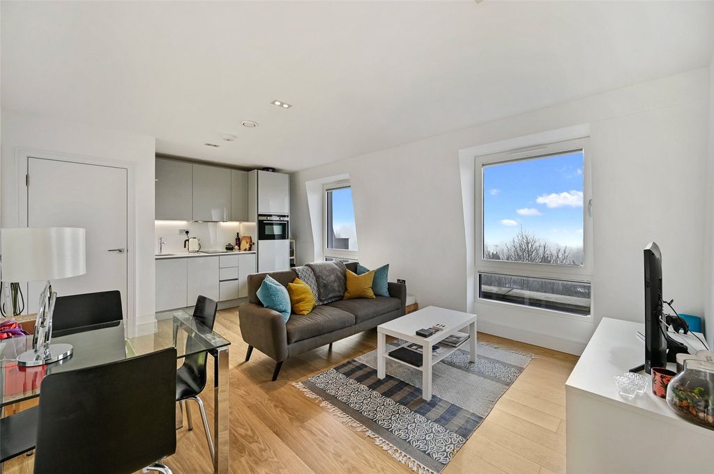 Property photo 2 of 10 Living/Kitchen