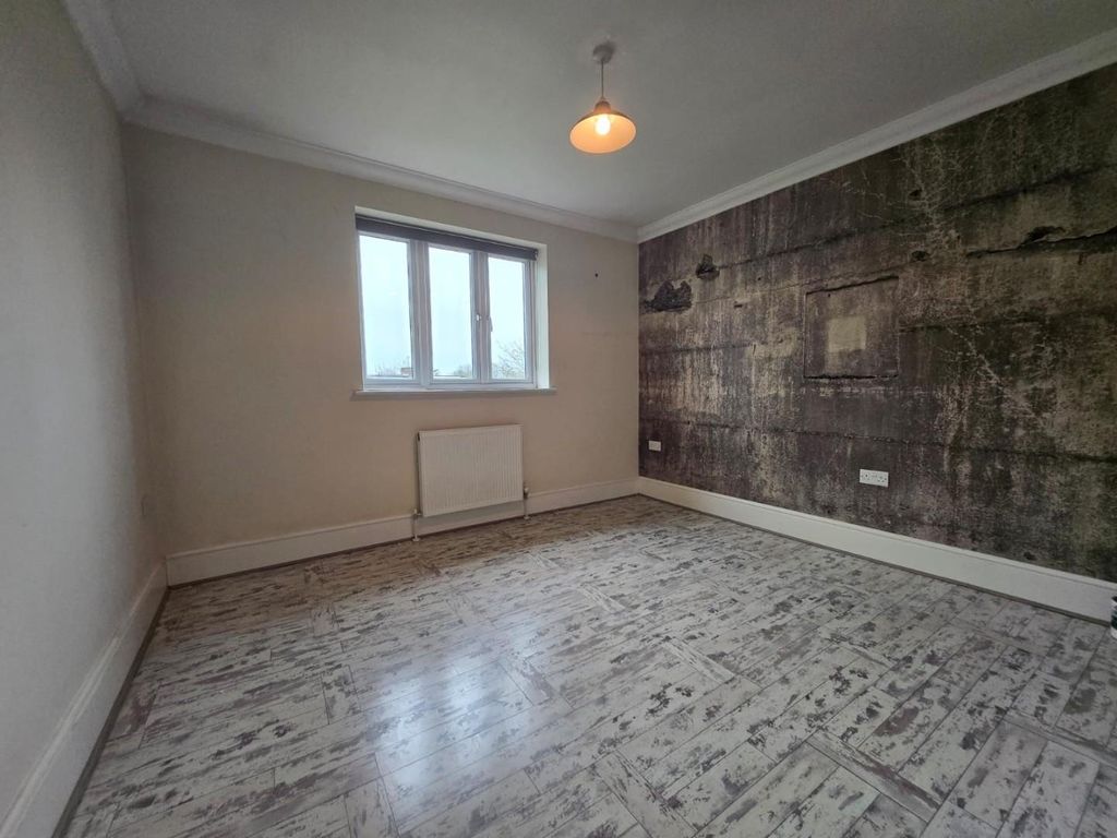 Property photo 2 of 9 Anotheroom2.Jpg