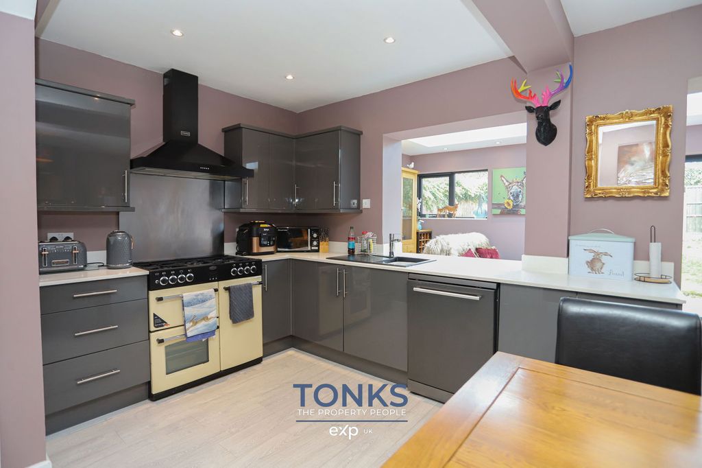 Property photo 2 of 24