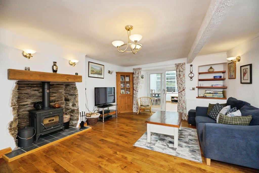 Property photo 2 of 20 Pbox-Img.Jpg