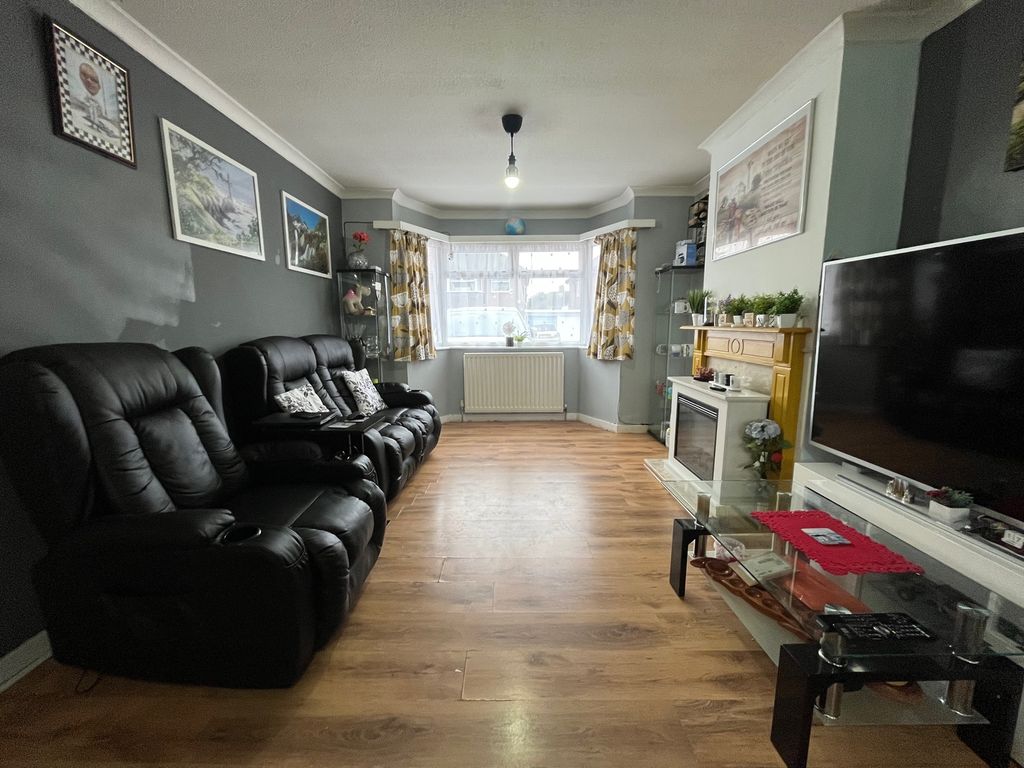 Property photo 3 of 14