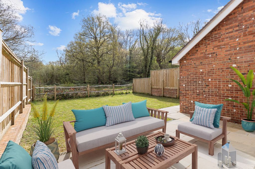 Property photo 2 of 19