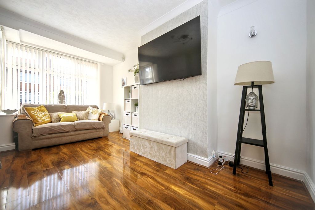 Property photo 2 of 18