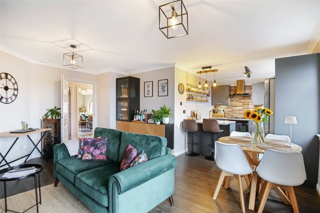 Property photo 2 of 18 Living Room