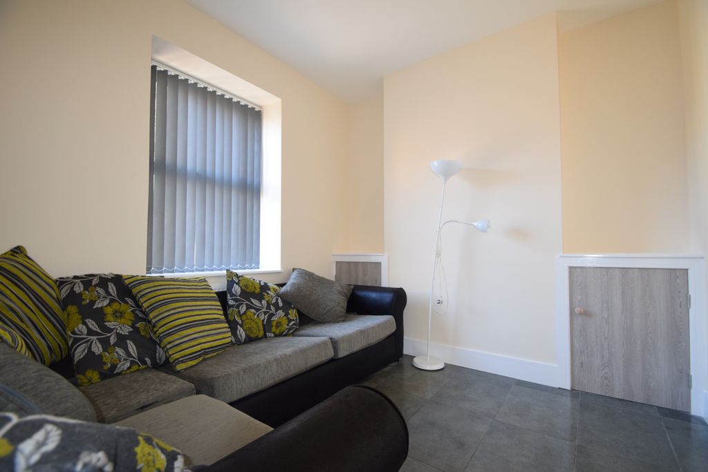 Property photo 2 of 6 Photo 5