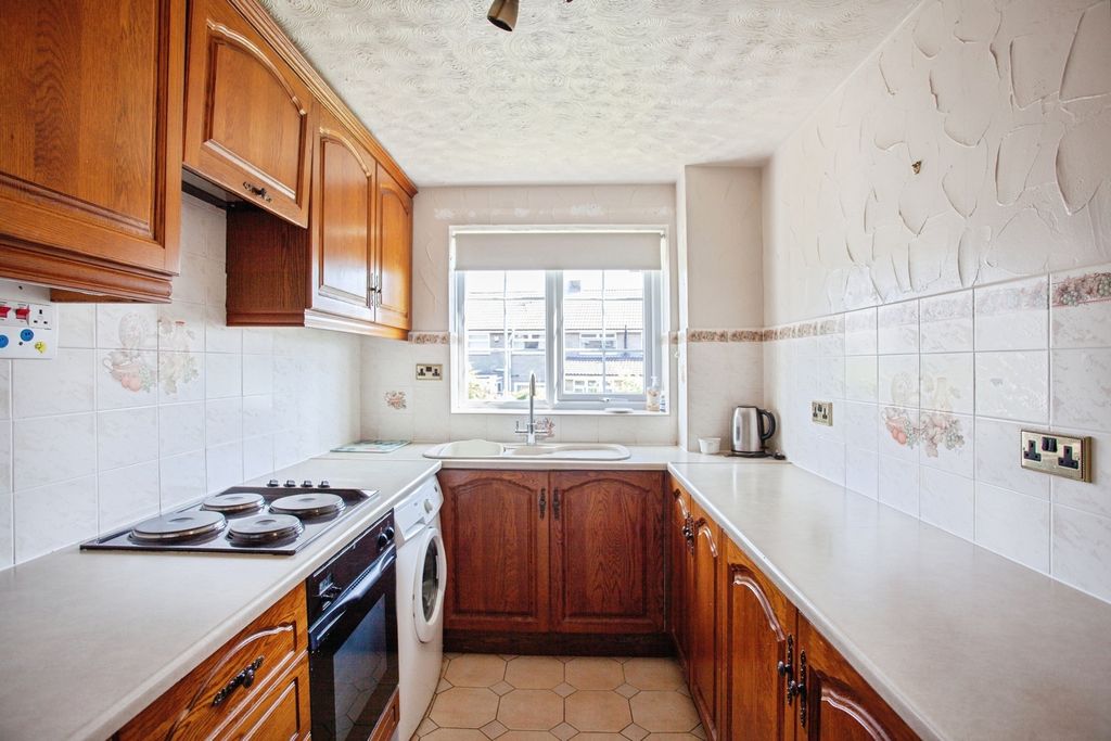 Property photo 3 of 16 Pbox-Img.Jpg