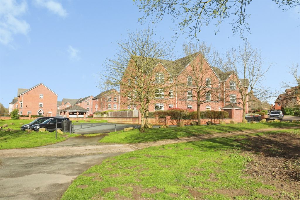 Property photo 2 of 14