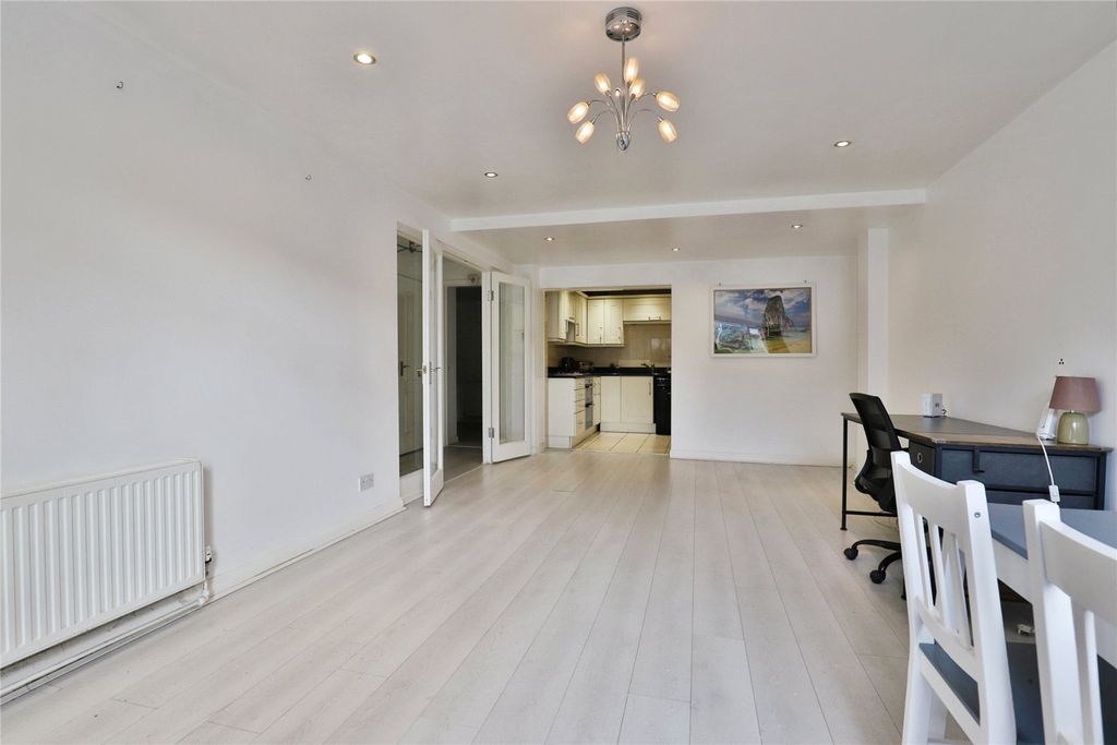 Property photo 2 of 17 Photography