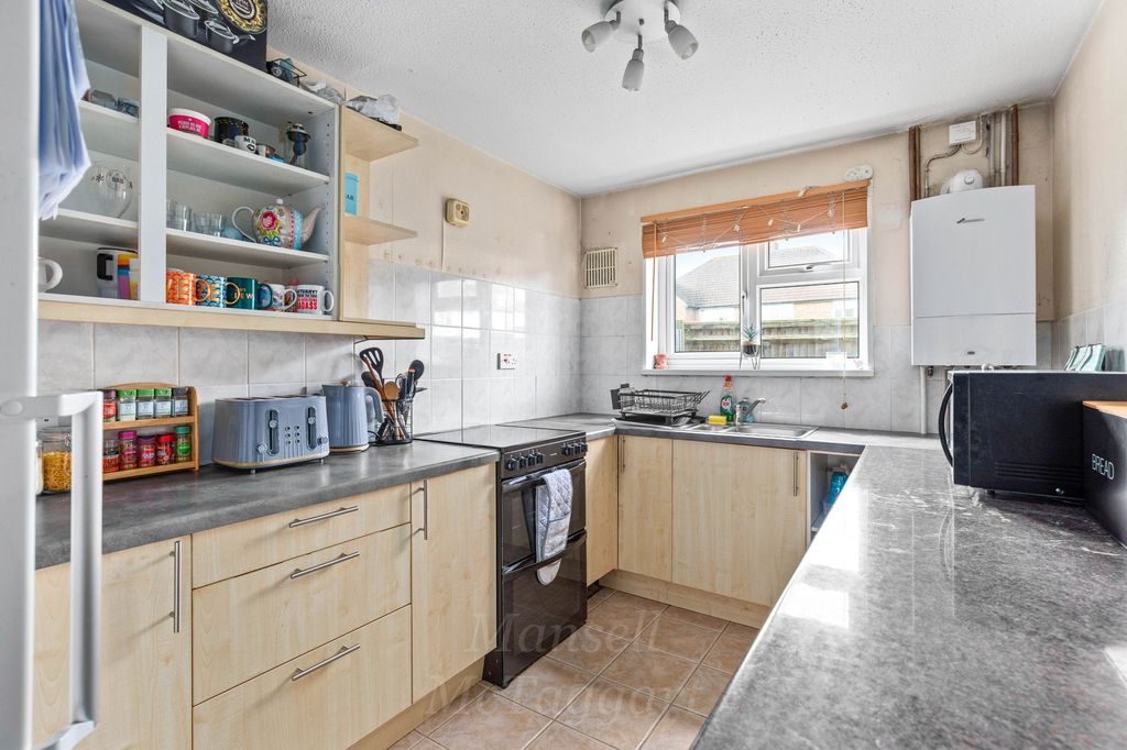 Property photo 2 of 17