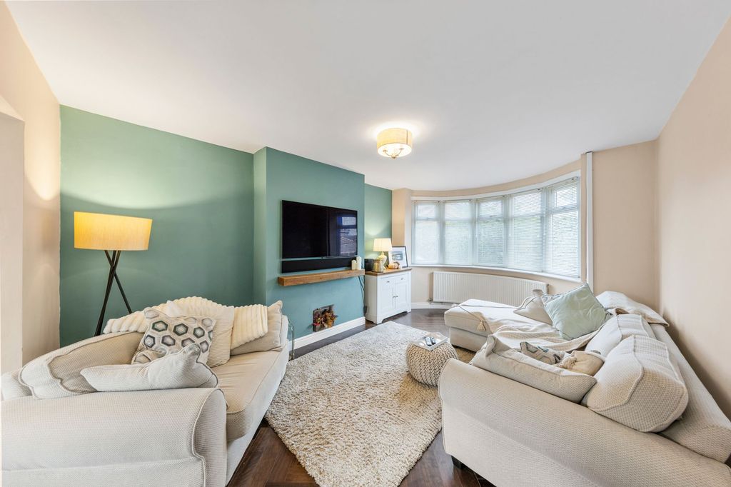 Property photo 2 of 22