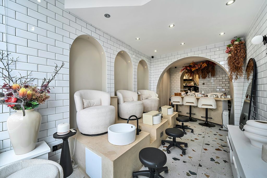 Property photo 3 of 18 1417524-16-69A0943F10Ed5.Jpg