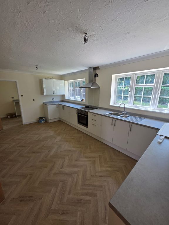 Property photo 3 of 15 Kitchen