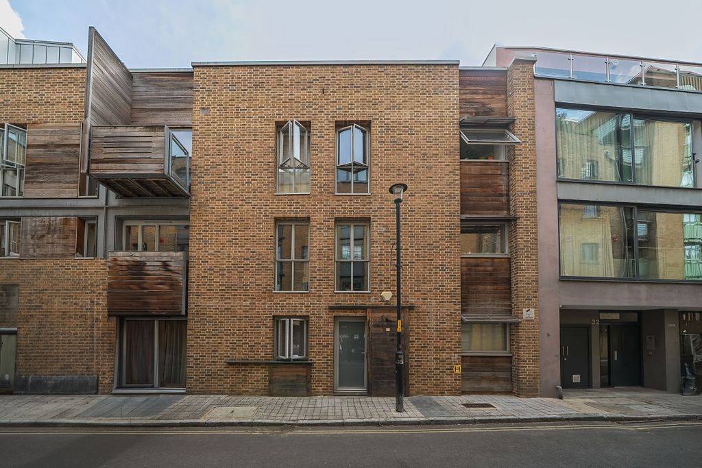 Property photo 2 of 13
