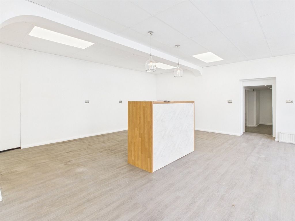 Property photo 3 of 15 Picture No. 03