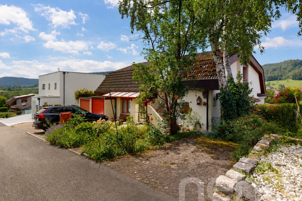 Property photo 3 of 12