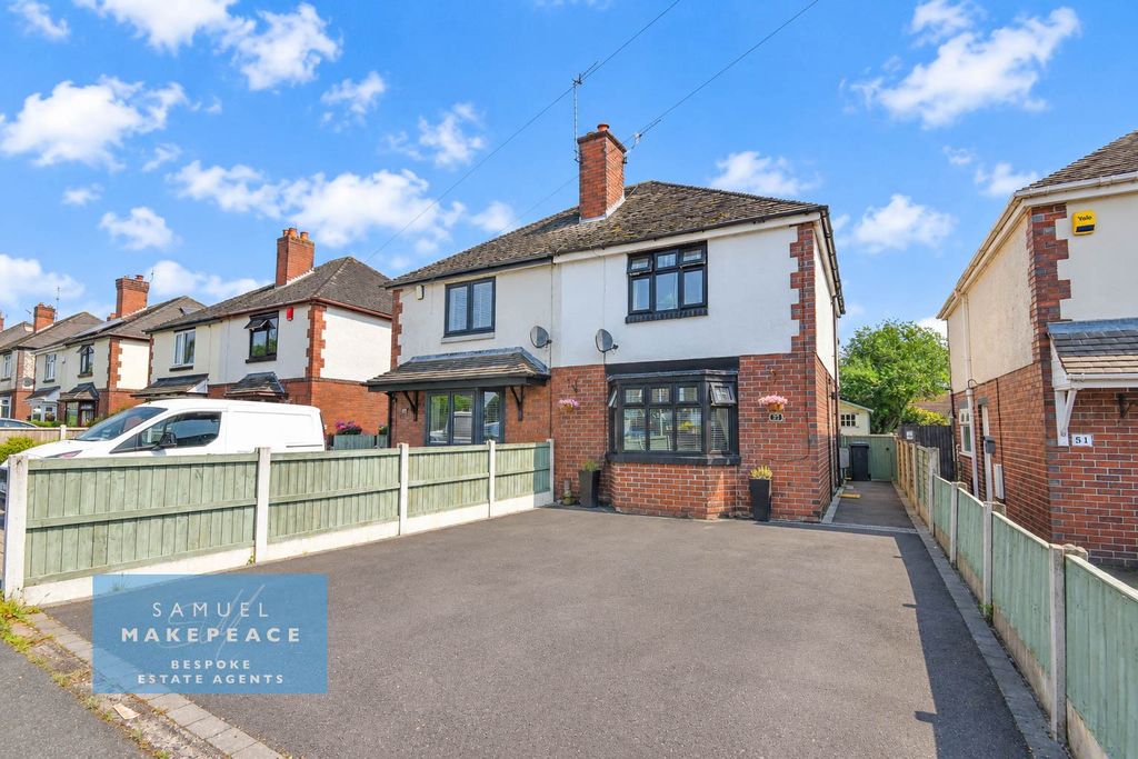 Property photo 1 of 16 Three Bedroom Semi With Large Driveway & Gorgeous Garden