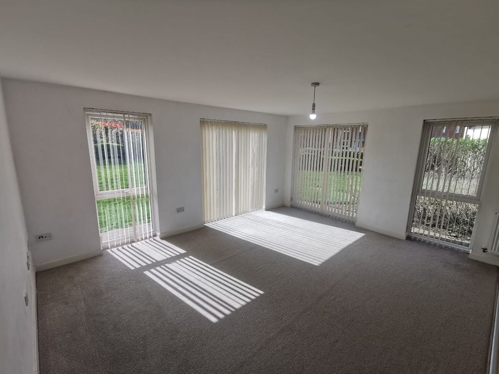 Property photo 3 of 8 Photo 3