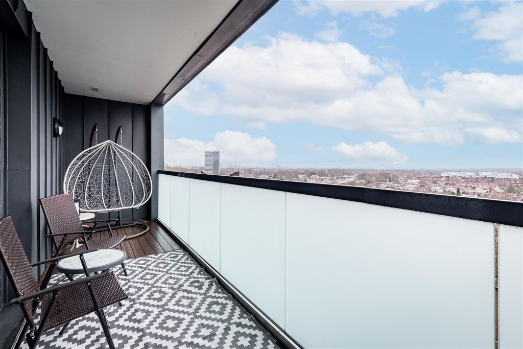 Property photo 1 of 10 Wheatstone House-18.Jpg