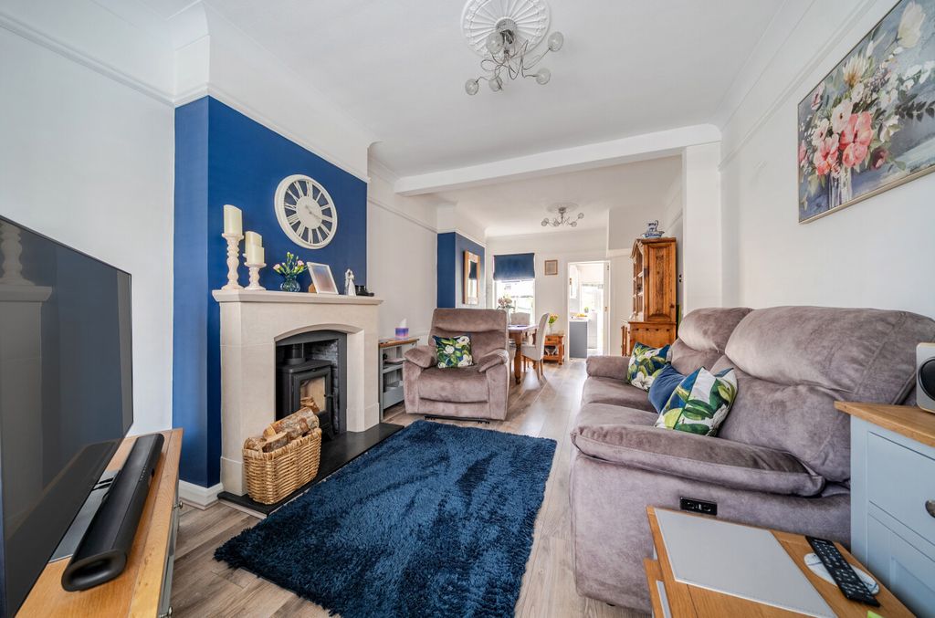 Property photo 2 of 20 1453838-10-69F22d...