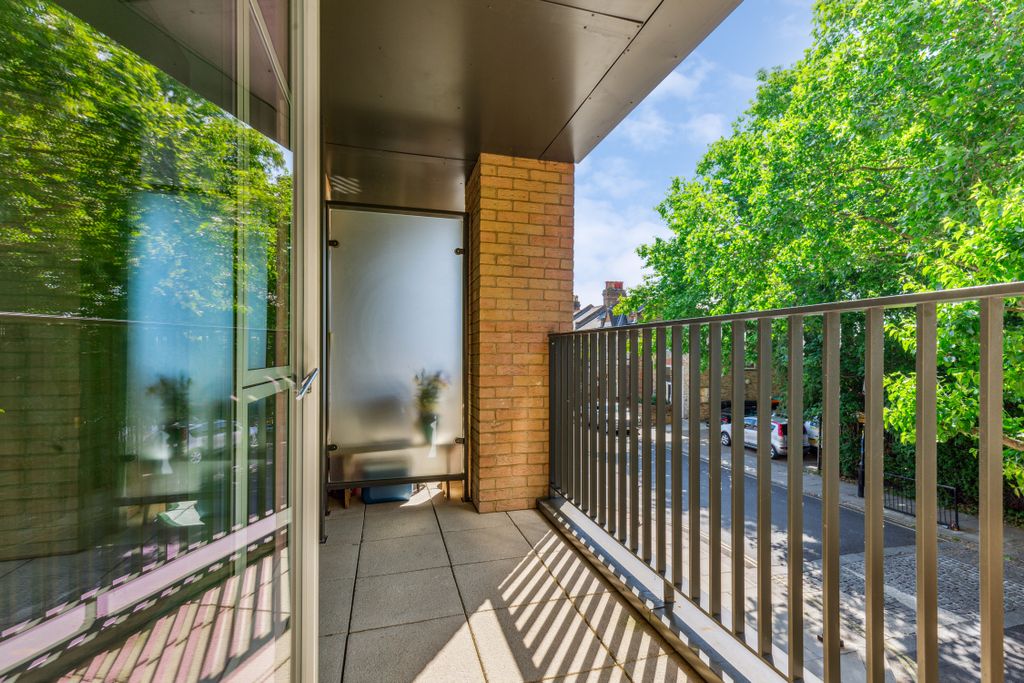 Property photo 2 of 10