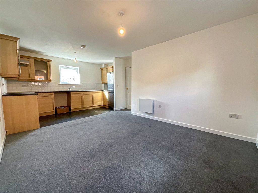 Property photo 3 of 13 Picture No. 02