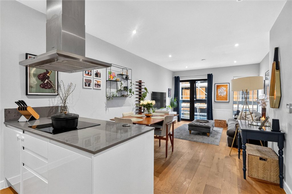 Property photo 1 of 17 Kitchen