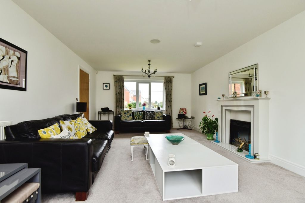 Property photo 3 of 34 Pbox-Img.Jpg