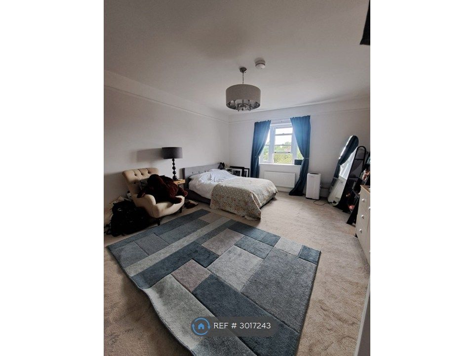 Property photo 3 of 9 Bedroom 1