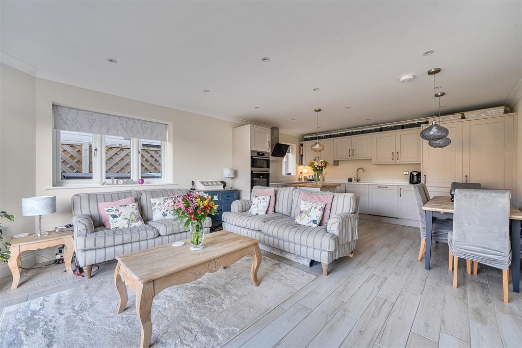 Property photo 3 of 20 1430298-3-69B98c1F107E1.Jpg