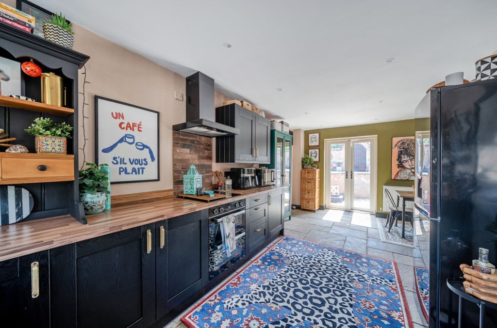 Property photo 2 of 28 1467144-11-6A15A8Aba7488