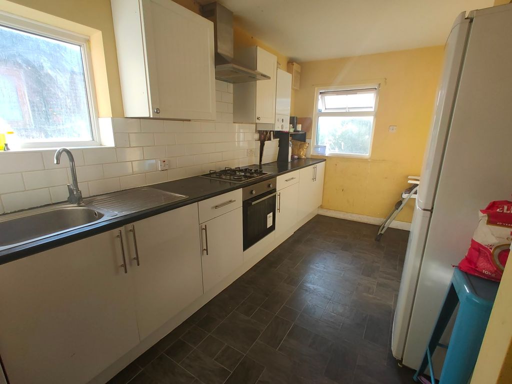 Property photo 2 of 3